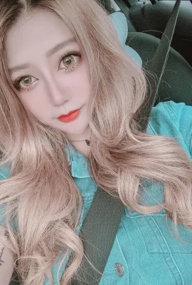 Mina is delighted that her curvy body is so sexy… her growth is super successful!