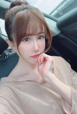 Mai Mai has a sweet and charming appearance…with a round, plump and sexy look