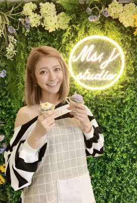 It turns out that Xue Beibei can be so sweet with a bright smile…