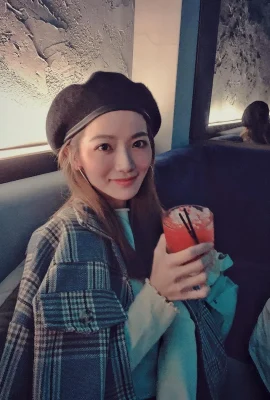 Sasha Sasha’s fairy-like appearance is top-notch! A sweet smile can enchant the soul