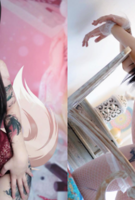 The sexy girl transforms into a demon fox…the sexy S-curve has an uplifting power, and her ecstasy posture makes people feel numb all over her body and her legs will b e soft in seconds.