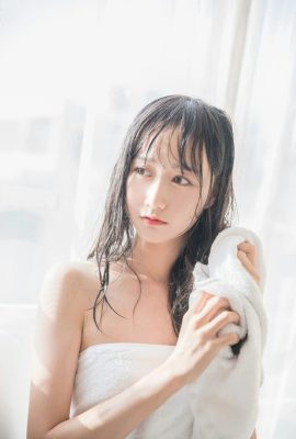 Photo album of girls taking bath, bath towel and bathrobe photo