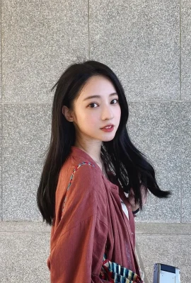 The fresh beauty An Jiexi’s smile makes people melt, and her face is already drunk just looking at it….