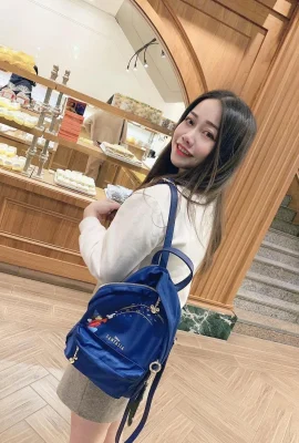 CANDICE Youyou has a sexy and sultry figure! Want to be conquered by her