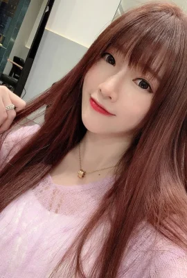 Jian Xinru releases her snow-white beautiful breasts… and makes people fall instantly