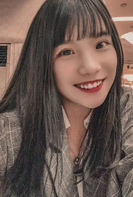 XLine Xiangling’s sweet smile makes people melt at the first sight….