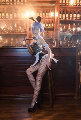 Shui Miao Aqua’s “Bunny Girl Rem” professional posture is irresistible