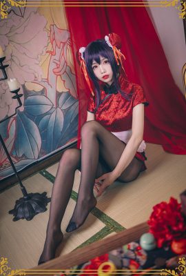 Shui Miao Aqua’s “Kasumigaoka Shiyu” cheongsam and black stockings are more flattering