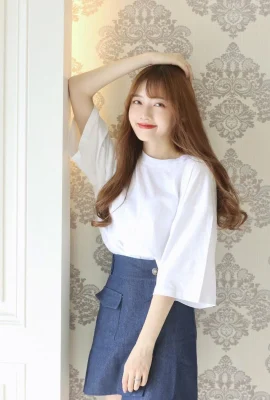 Zhou Yuqian’s incredible long legs + super sweet smile makes…I melt