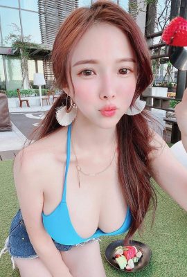 (Collected from the Inte ) Childlike girl deejayamberna twitter photo album 6 (90P)