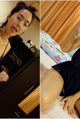 So happy to receive the gift! “Girl with big breasts” wears pajamas and sits on the bed with a sweet smile! “The milk came out” and I  ot to cover it!