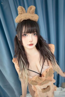 (Cosplay) Kamikazaka Mafuyu – White Silk Bear