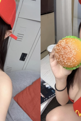 This McDonald’s delivery is awesome! The fair-skinned busty girl “Mengmeng” in bikini eats a spicy burger, it’s really spicy and juicy!
