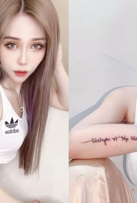 I want to get a haircut! The hot girl’s hairstylist “releases her seductive curves” and her super electric eyes are fascinating!