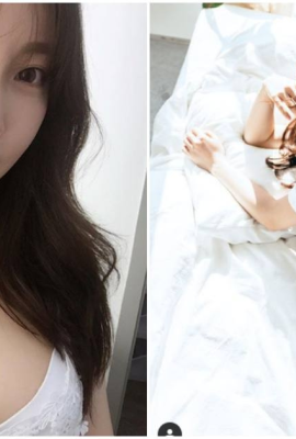 A big-breasted girl wears panties to “lay on the bed to seduce”, her plump and big breasts are so sexy!