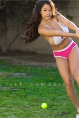 The beautiful girl plays tennis so “shaky” that it attracts more than 3 million izens to watch!