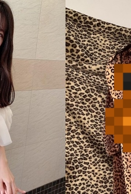 Japanese actress “Fumina Suzuki” transforms into a sexy little leopard! The photo is exposed from the front…the H-ball attracts attention