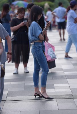 Selected Street Photography No.0092 Ana’s beautiful beauty in tight pants and jeans