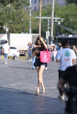 Selected street photography work NO.0099 Beautiful and charming girl in hot pants