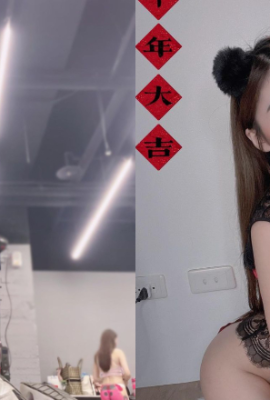 The little horse “Zhou Nianxun” shakes his butt wildly on the guinea pig car with the body paint PUI PUI