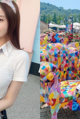 A “busty school girl” appears in the famous Everland! The uniform top is almost bursting, and the beautiful legs under the mini pleated skirt are so slender!