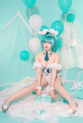 (Cosplay) Nyako Hatsune White Rabbit